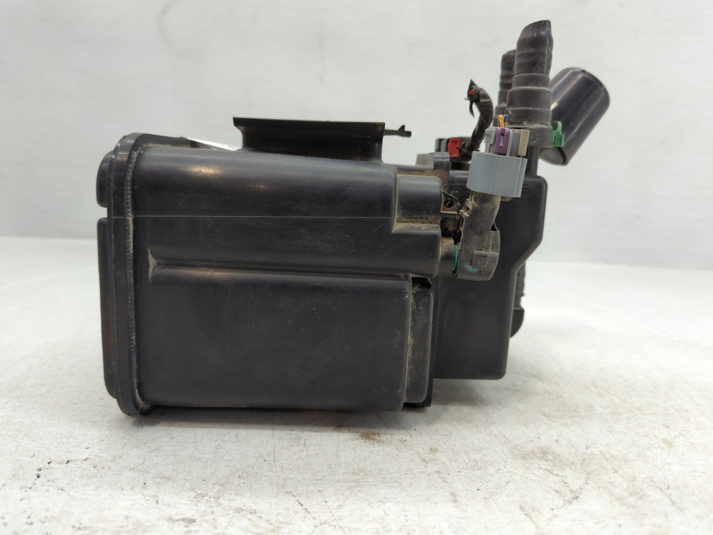 2017 Buick Encore Fuel Vapor Charcoal Canister 852852 - Oemusedautoparts1.com