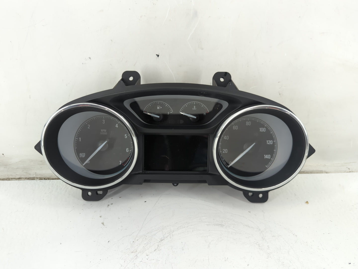 2017-2018 Buick Envision Instrument Cluster Speedometer Gauges P/N:84165671 Fits Fits 2017 2018 OEM Used Auto Parts - Oemuse