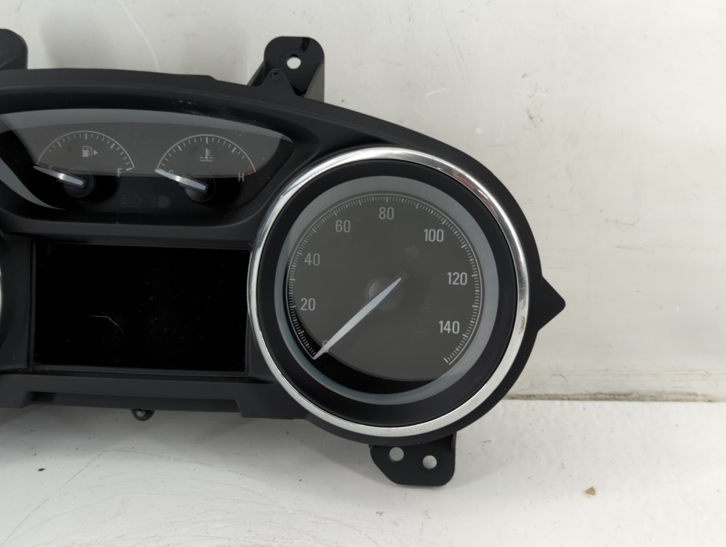 2017-2018 Buick Envision Instrument Cluster Speedometer Gauges P/N:84165671 Fits Fits 2017 2018 OEM Used Auto Parts - Oemuse