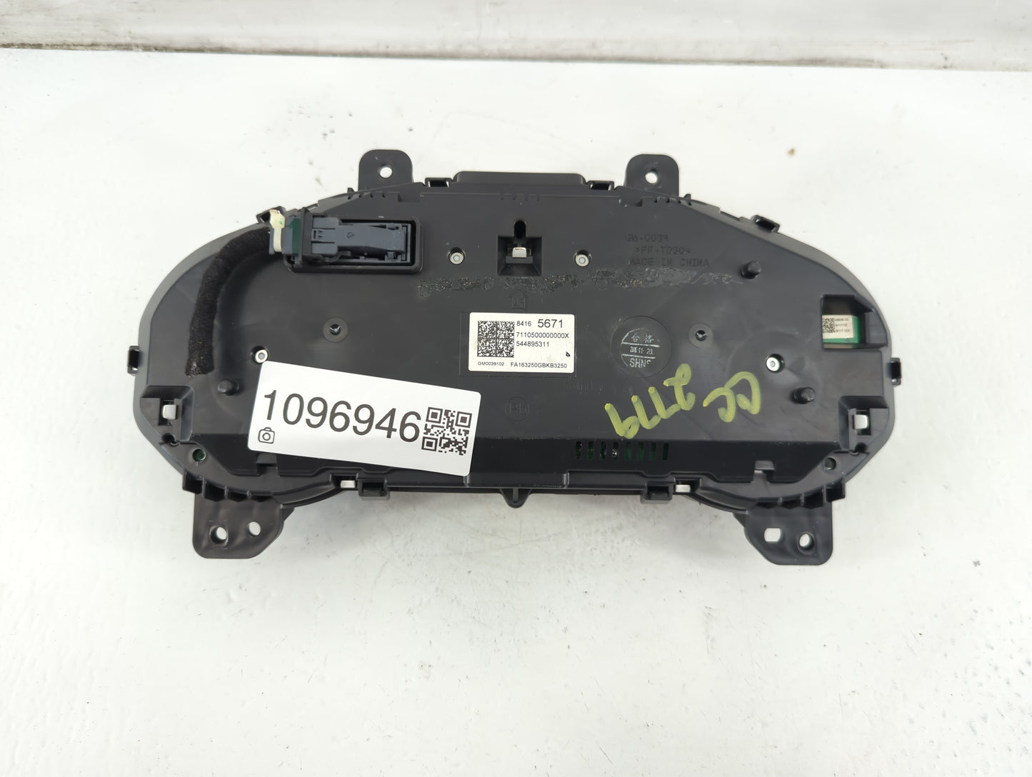 2017-2018 Buick Envision Instrument Cluster Speedometer Gauges P/N:84165671 Fits Fits 2017 2018 OEM Used Auto Parts - Oemuse