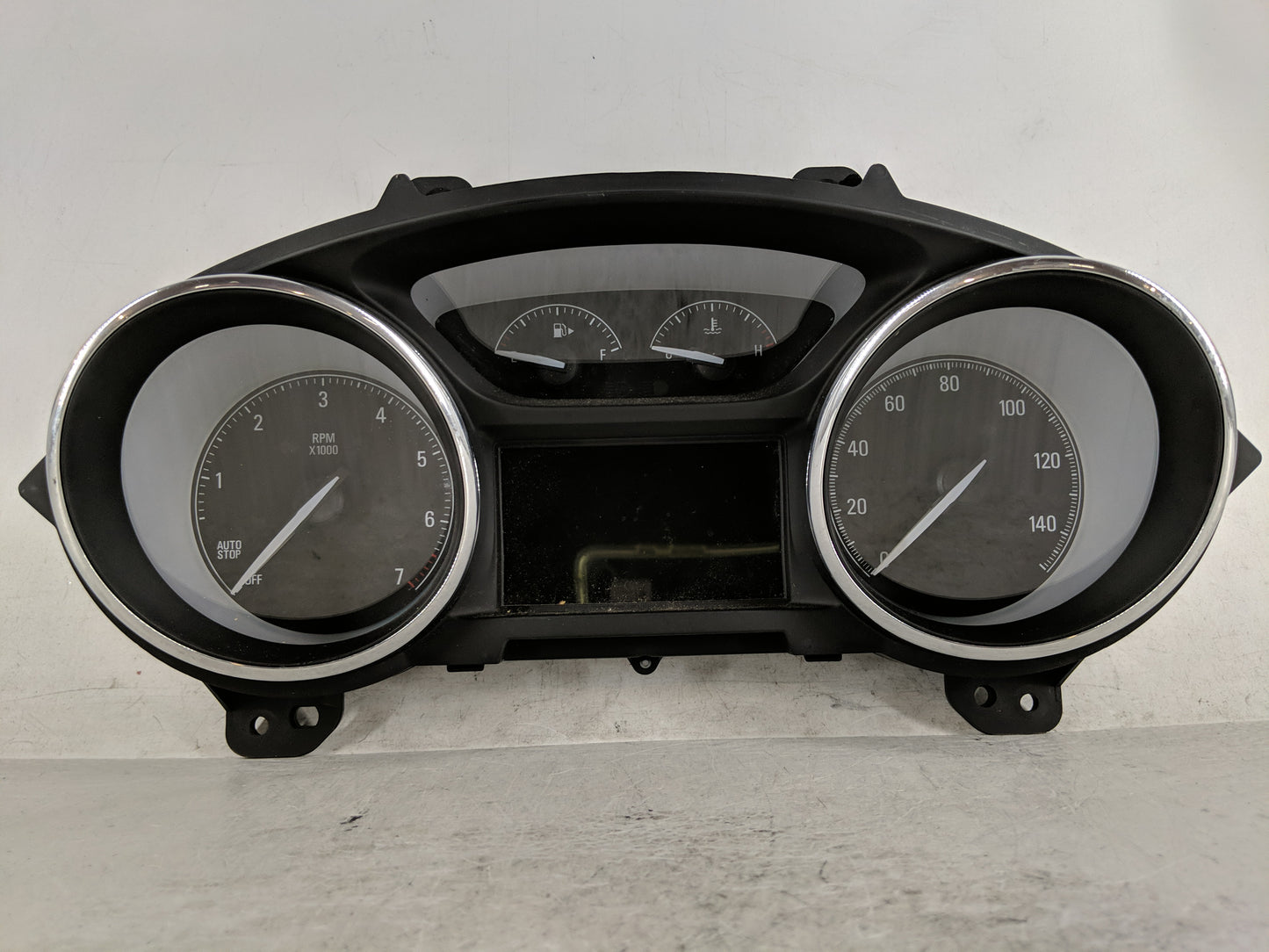 2017-2018 Buick Envision Instrument Cluster Speedometer Gauges P/N:84165671 Fits Fits 2017 2018 OEM Used Auto Parts - Oemuse