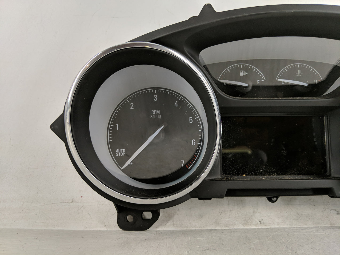 2017-2018 Buick Envision Instrument Cluster Speedometer Gauges P/N:84165671 Fits Fits 2017 2018 OEM Used Auto Parts - Oemuse