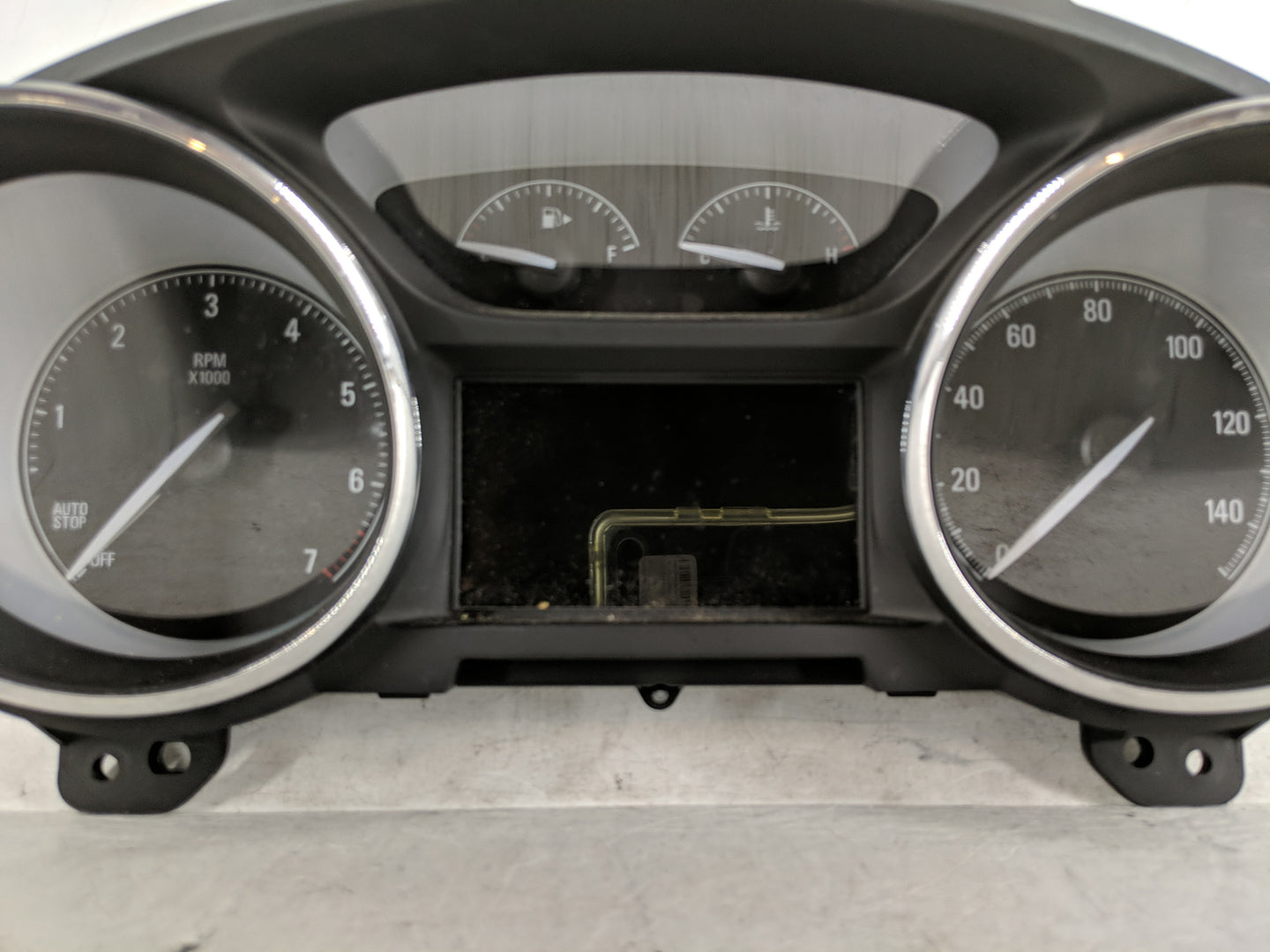 2017-2018 Buick Envision Instrument Cluster Speedometer Gauges P/N:84165671 Fits Fits 2017 2018 OEM Used Auto Parts - Oemuse