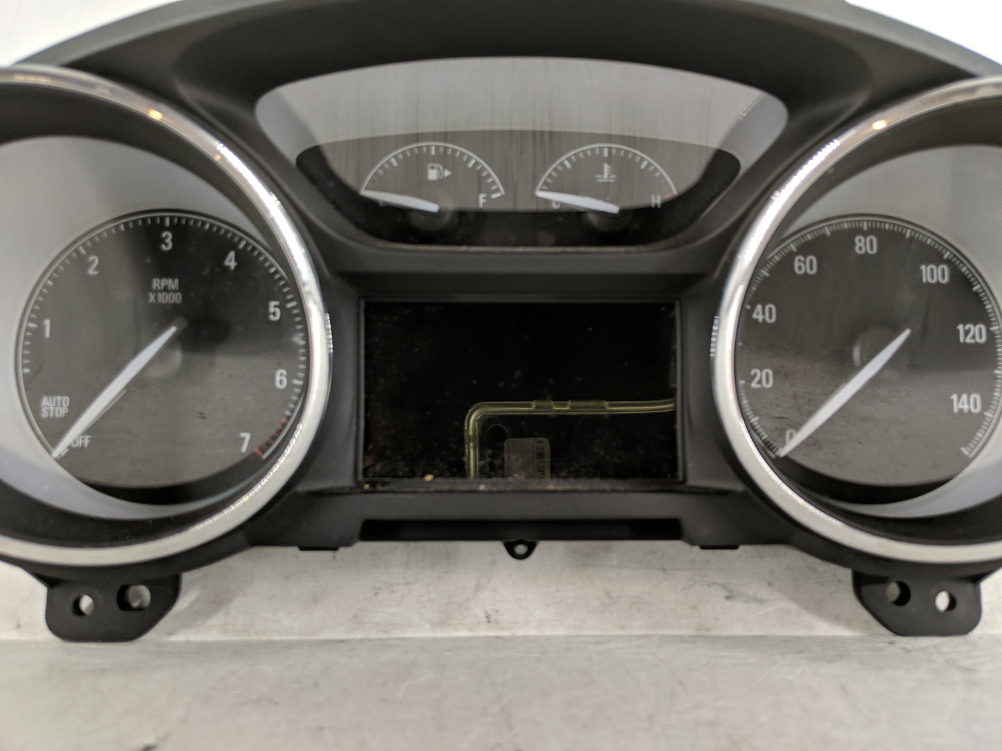 2017-2018 Buick Envision Instrument Cluster Speedometer Gauges P/N:84165671 Fits Fits 2017 2018 OEM Used Auto Parts - Oemuse