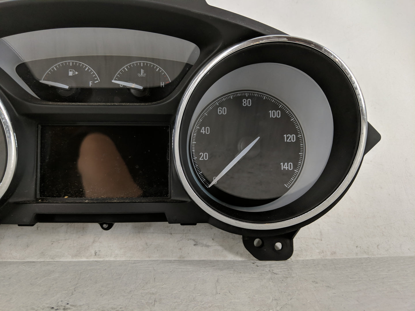 2017-2018 Buick Envision Instrument Cluster Speedometer Gauges P/N:84165671 Fits Fits 2017 2018 OEM Used Auto Parts - Oemuse