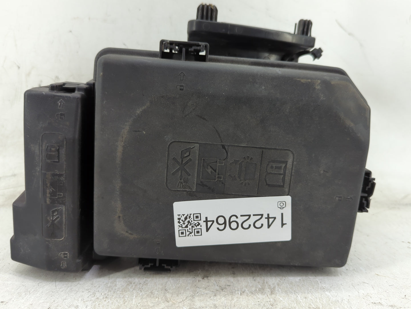 2016-2020 Buick Envision Fusebox Fuse Box Panel Relay Module P/N:84067158 Fits Fits 2016 2017 2018 2019 2020 OEM Used Auto P