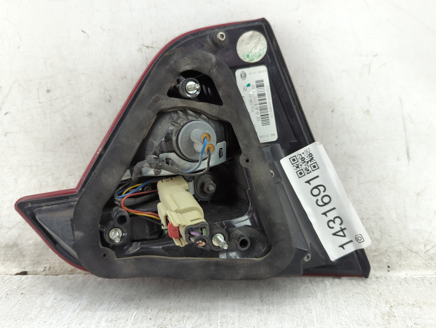 2016-2018 Buick Envision Tail Light Assembly Passenger Right OEM Fits Fits 2016 2017 2018 OEM Used Auto Parts - Oemusedautop