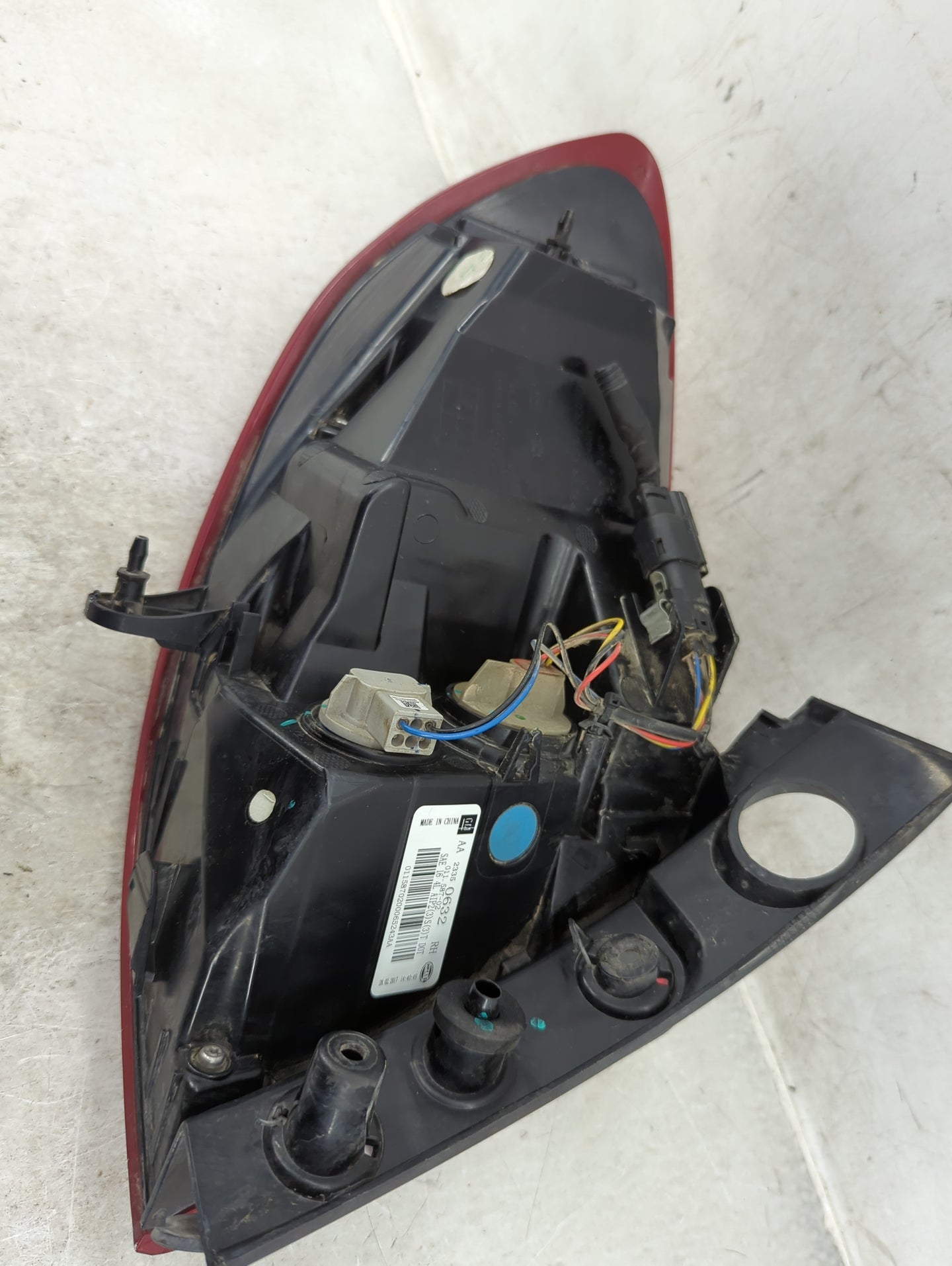 2016-2018 Buick Envision Tail Light Assembly Passenger Right OEM P/N:23350632 Fits Fits 2016 2017 2018 OEM Used Auto Parts -