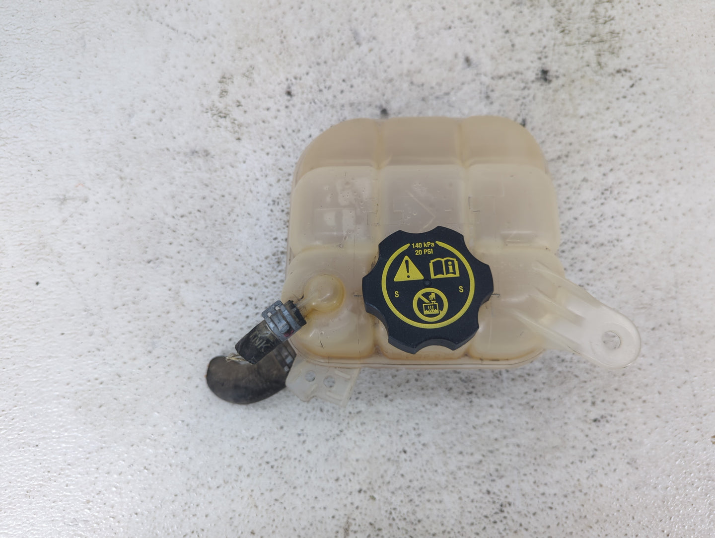 2016-2020 Buick Envision Windshield Washer Fluid Reservoir Bottle Oem - Oemusedautoparts1.com