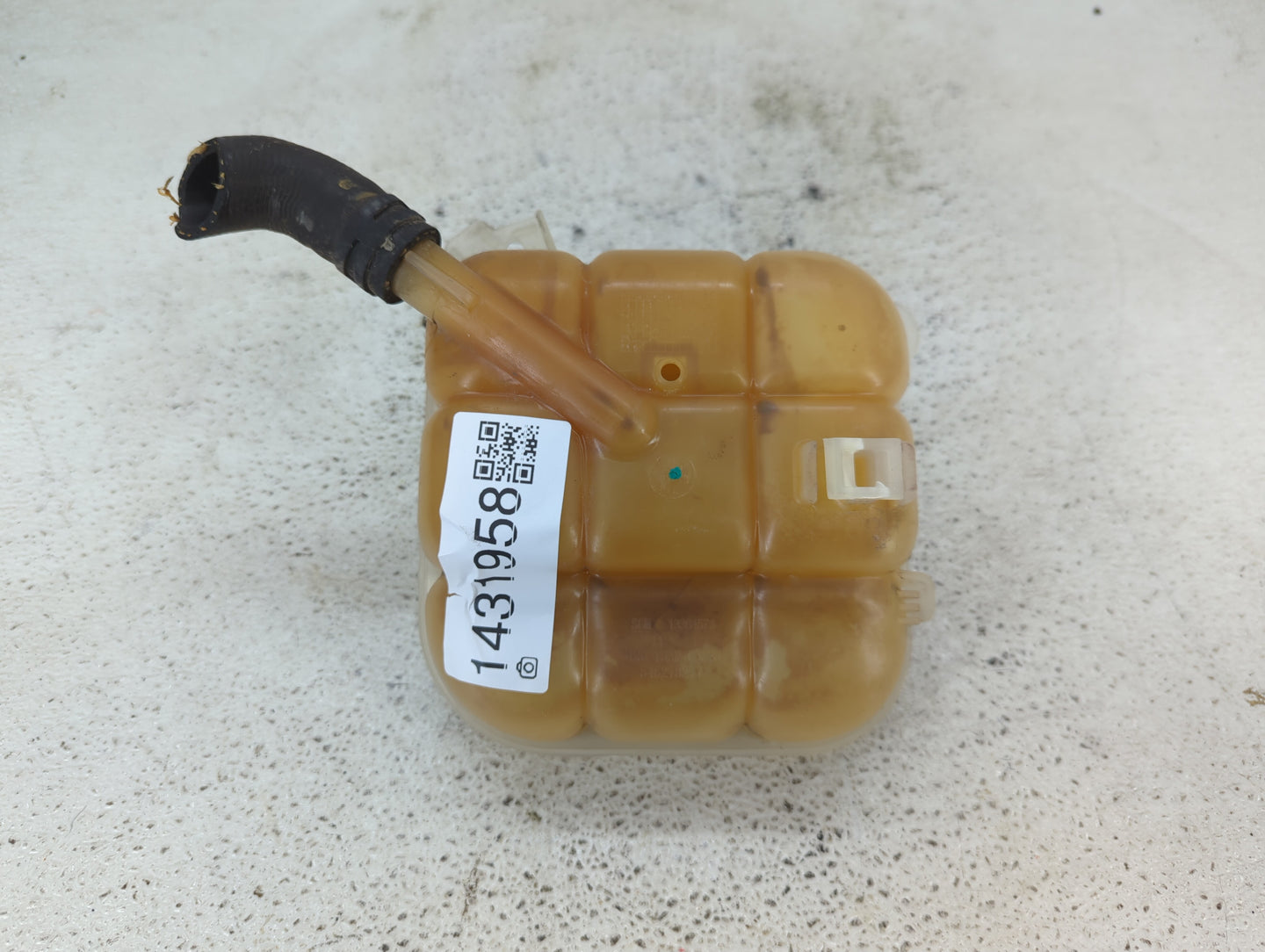 2016-2020 Buick Envision Windshield Washer Fluid Reservoir Bottle Oem - Oemusedautoparts1.com