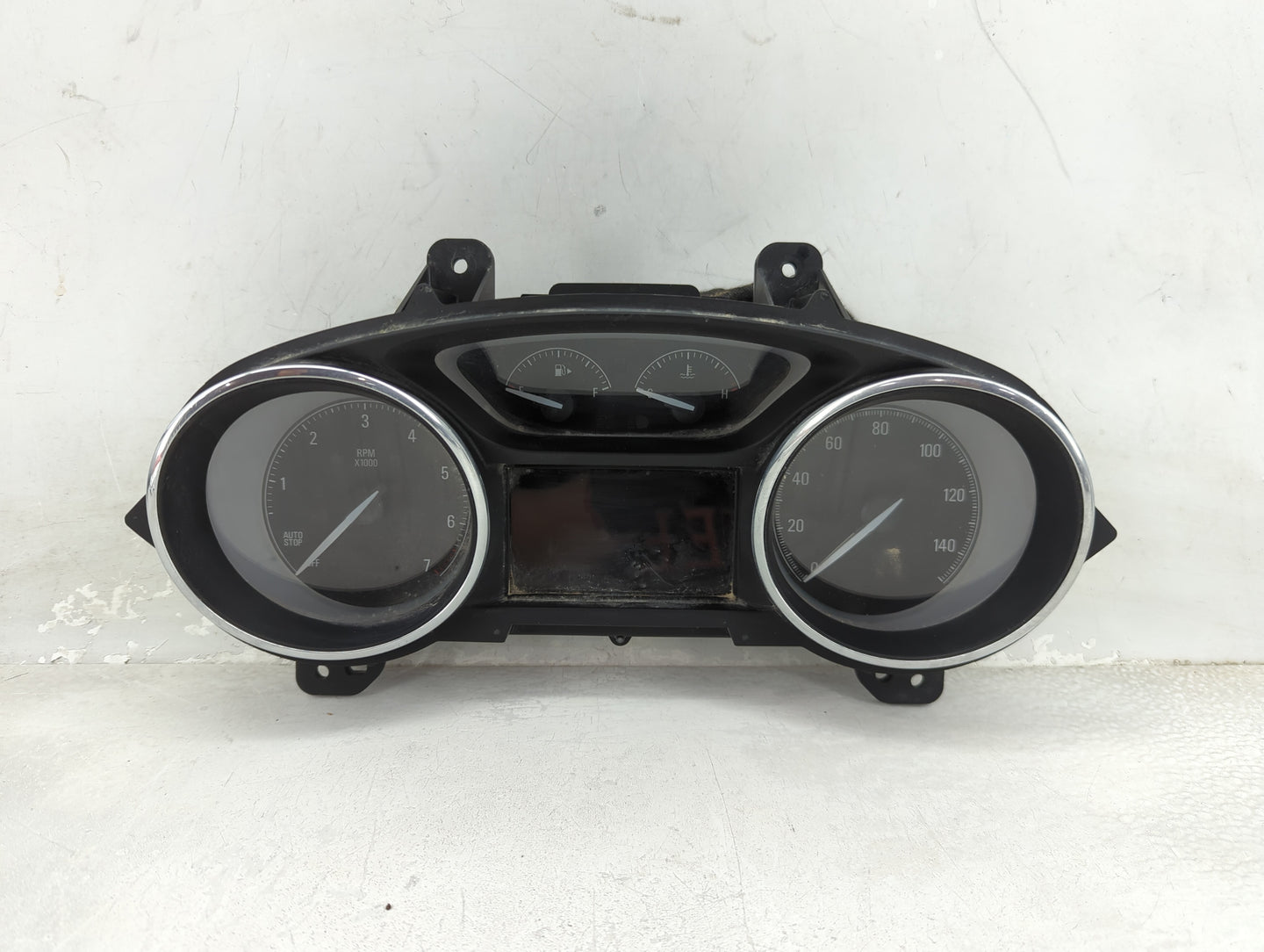 2017-2018 Buick Envision Instrument Cluster Speedometer Gauges P/N:84165671 Fits Fits 2017 2018 OEM Used Auto Parts - Oemuse