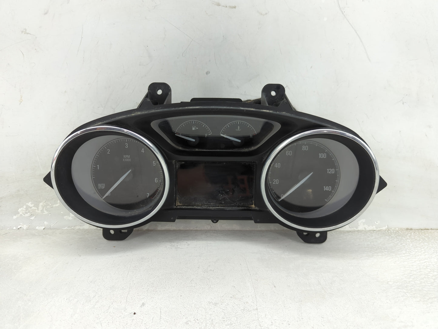 2017-2018 Buick Envision Instrument Cluster Speedometer Gauges P/N:84165671 Fits Fits 2017 2018 OEM Used Auto Parts - Oemuse