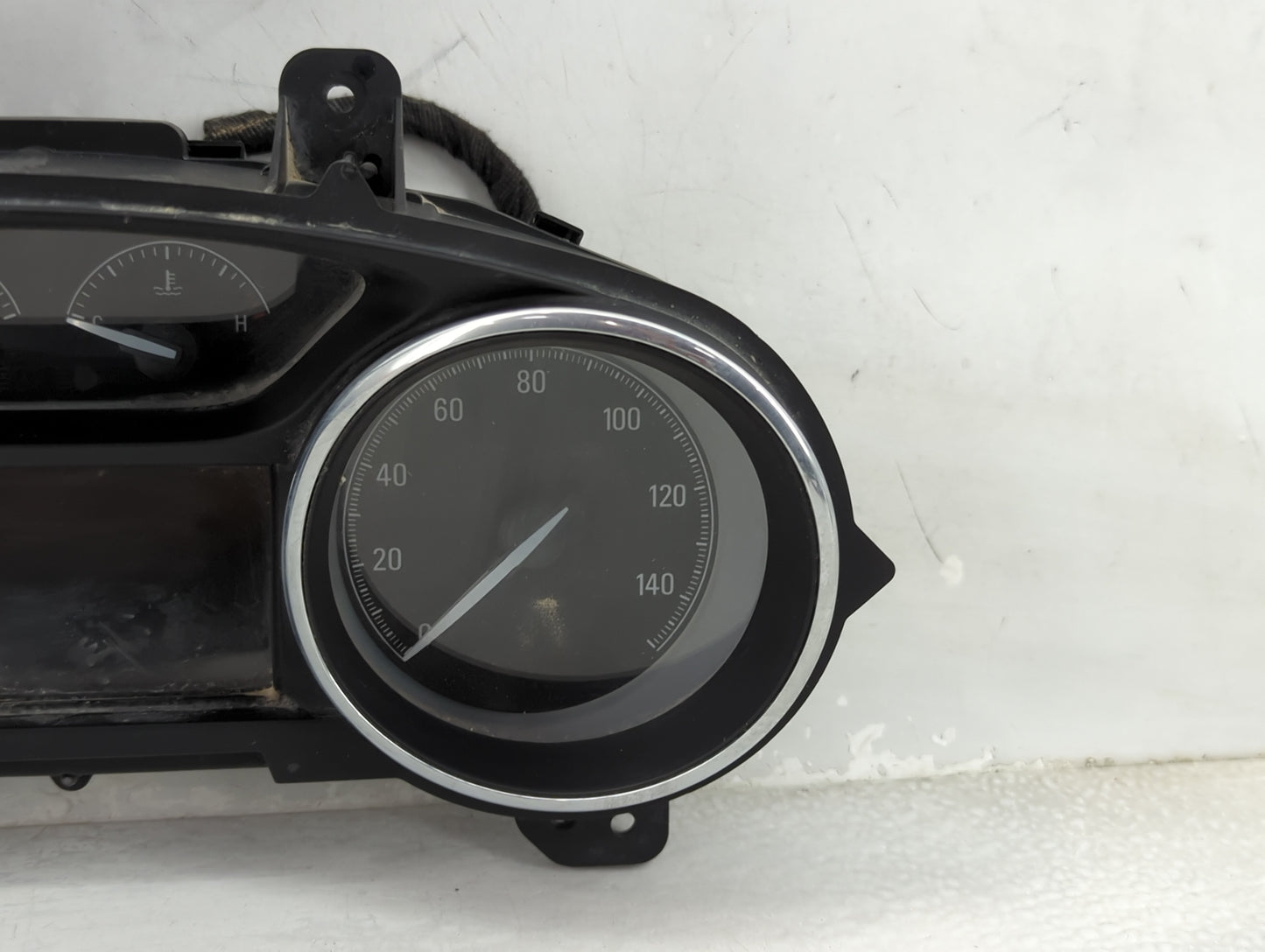 2017-2018 Buick Envision Instrument Cluster Speedometer Gauges P/N:84165671 Fits Fits 2017 2018 OEM Used Auto Parts - Oemuse