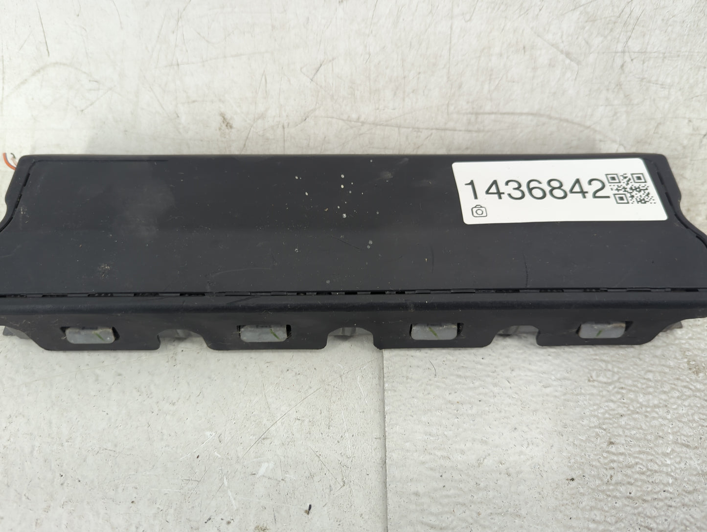 2017-2020 Buick Envision Air Bag Passenger Right Knee OEM P/N:29287047 T611D6002, 0589-P1-000363 Fits Fits 2017 2018 2019 20