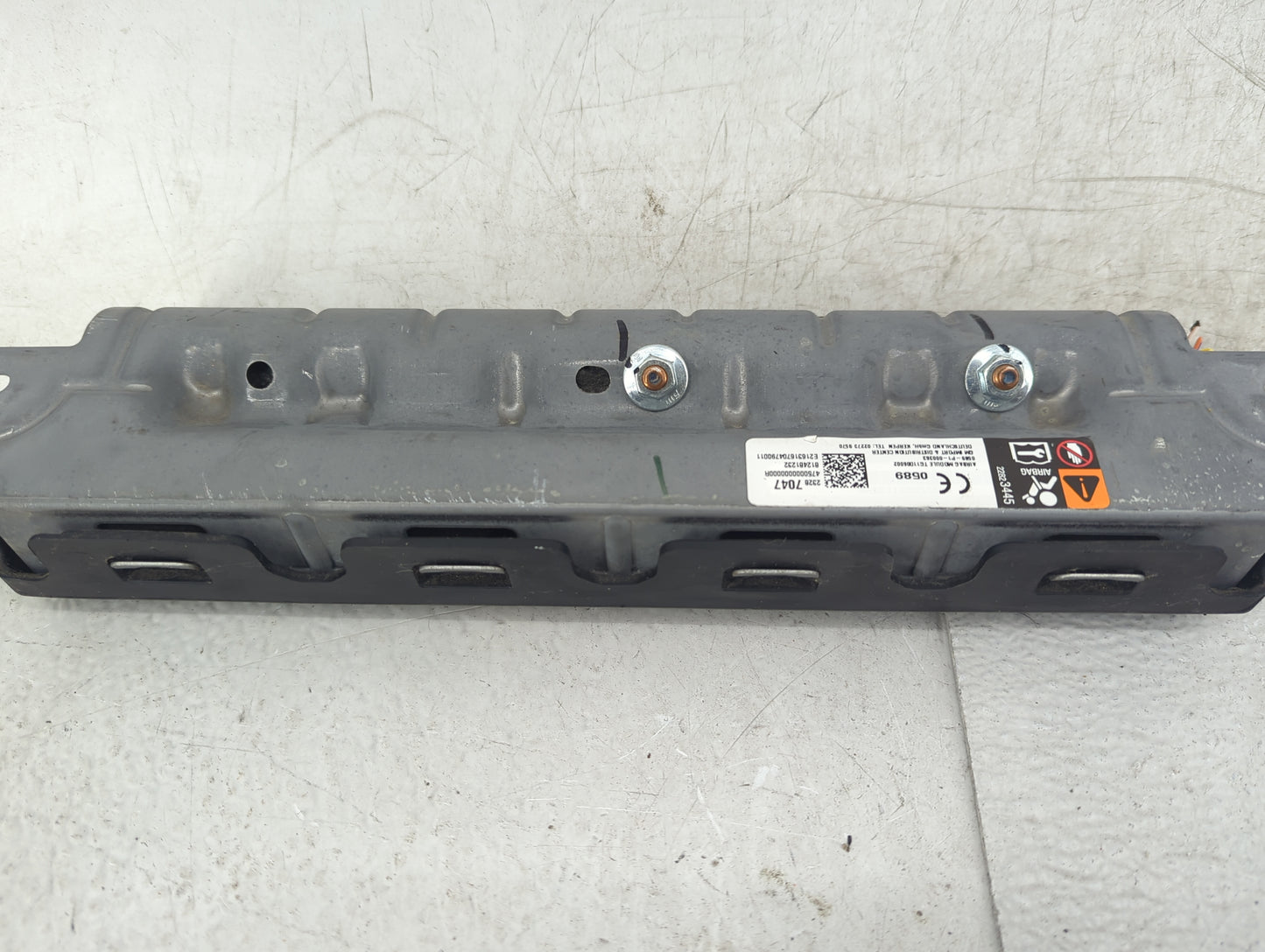 2017-2020 Buick Envision Air Bag Passenger Right Knee OEM P/N:29287047 T611D6002, 0589-P1-000363 Fits Fits 2017 2018 2019 20