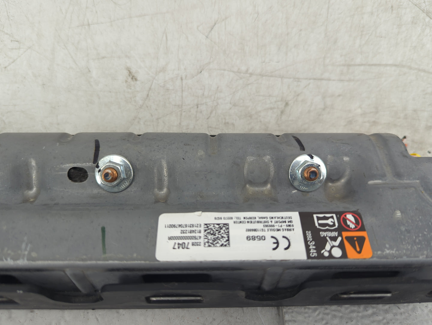 2017-2020 Buick Envision Air Bag Passenger Right Knee OEM P/N:29287047 T611D6002, 0589-P1-000363 Fits Fits 2017 2018 2019 20