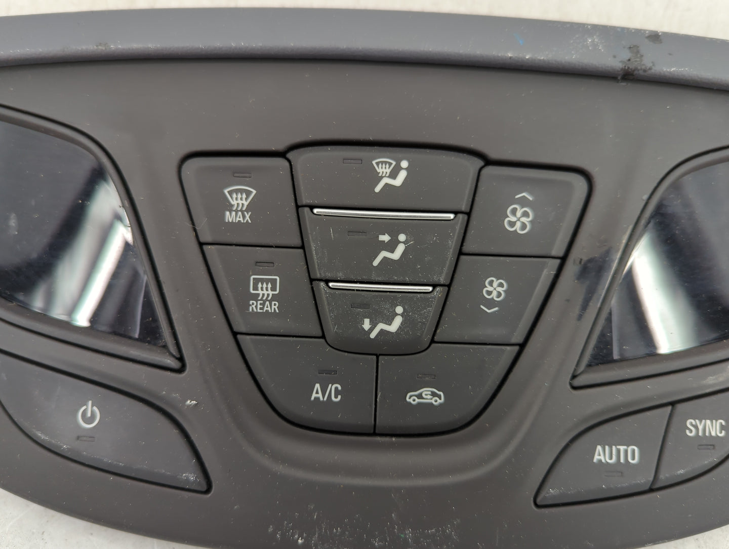 2016-2020 Buick Envision Climate Control Module Temperature AC/Heater Replacement P/N:84375285 7370200000000X Fits OEM Used 