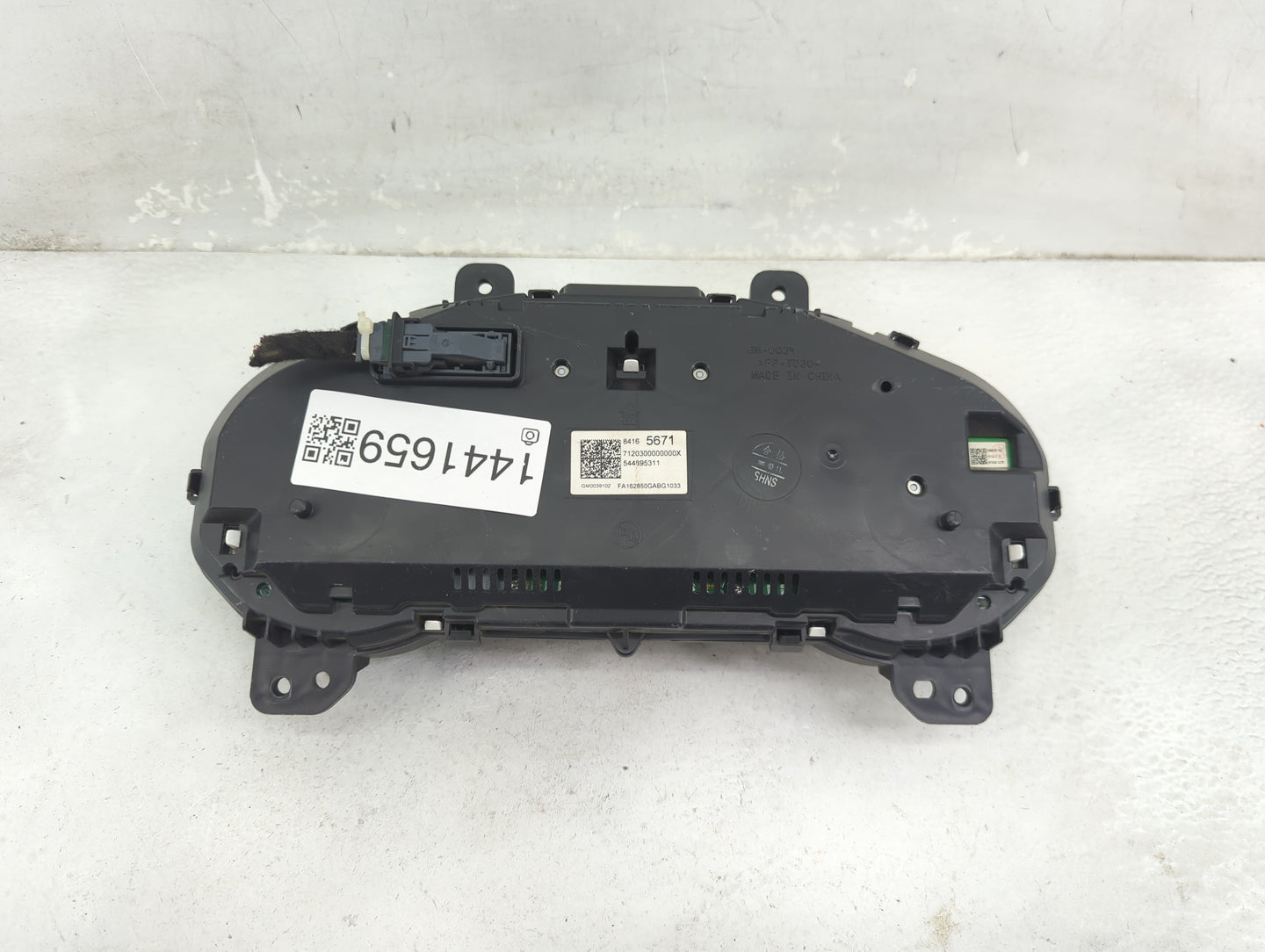 2017-2018 Buick Envision Instrument Cluster Speedometer Gauges P/N:84165671 7120300000000X, 544895311 Fits Fits 2017 2018 OE