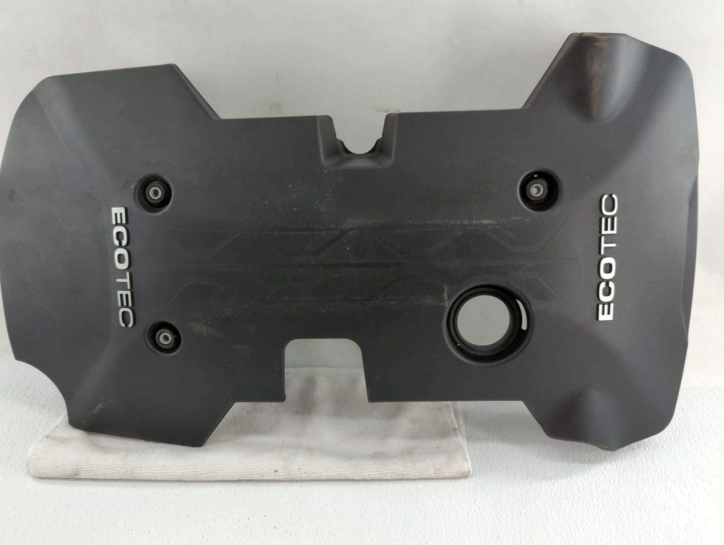 2017 Buick Envision Engine Cover - Oemusedautoparts1.com