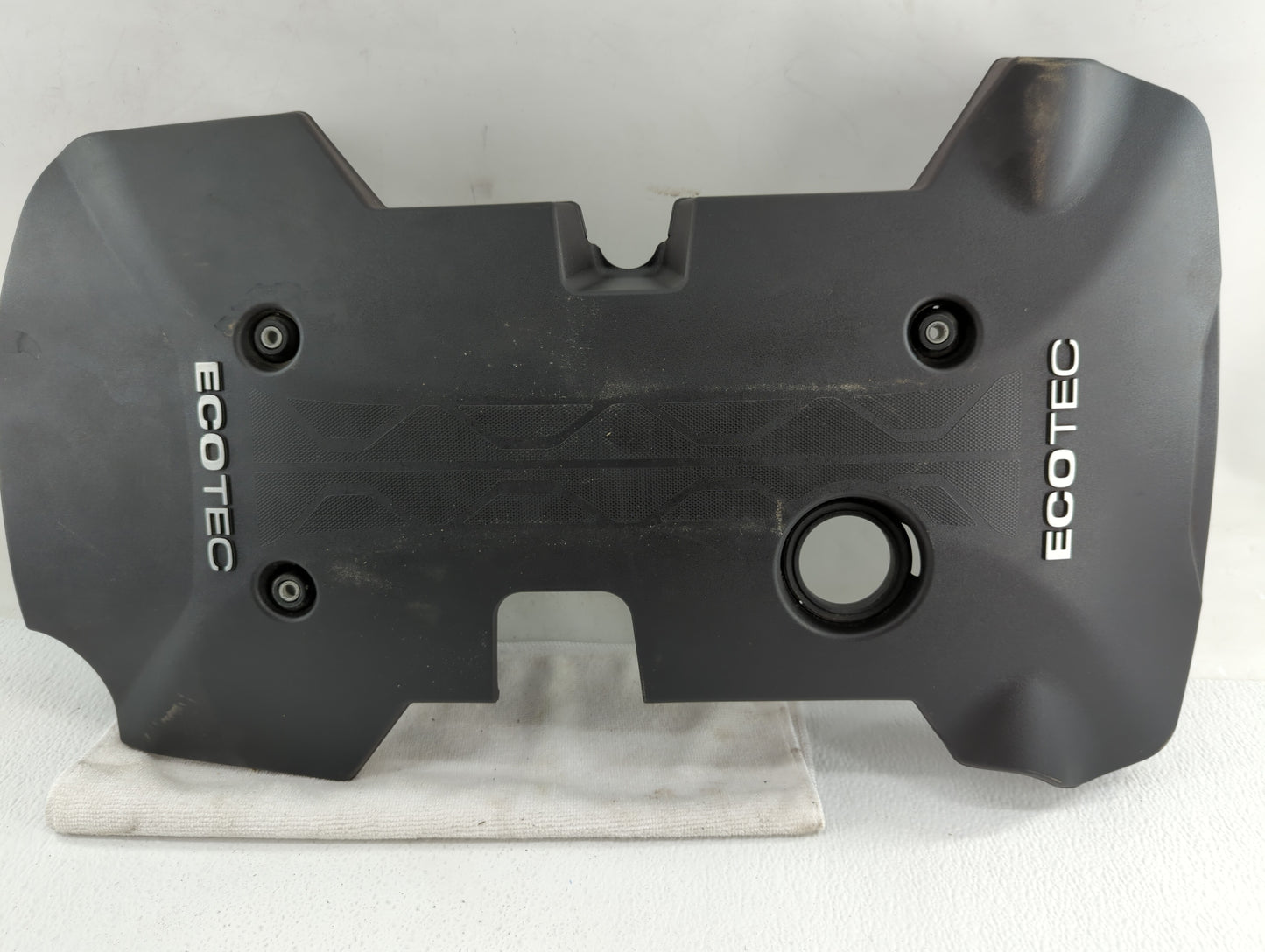 2017 Buick Envision Engine Cover - Oemusedautoparts1.com