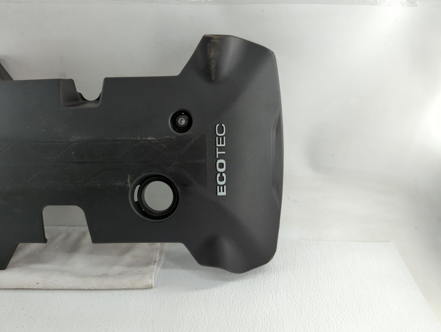 2017 Buick Envision Engine Cover - Oemusedautoparts1.com