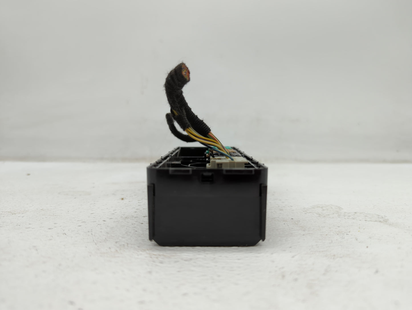 2017-2017 Buick Envision Chassis Control Module Ccm Bcm Body Control - Oemusedautoparts1.com