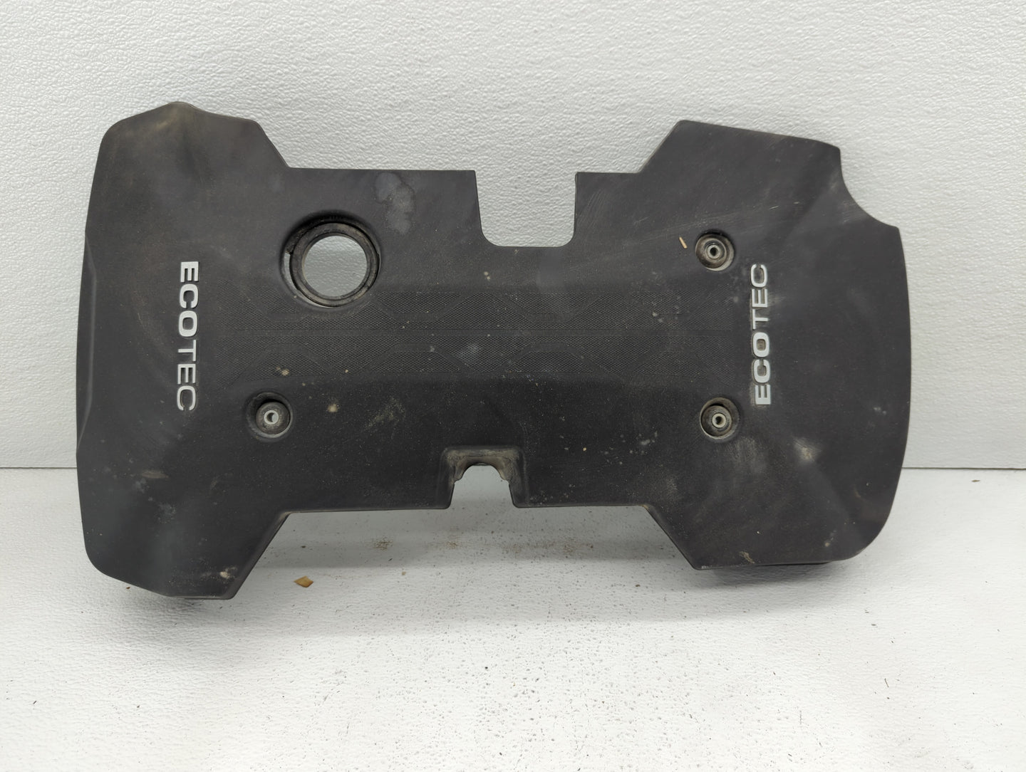 2017 Buick Envision Engine Cover - Oemusedautoparts1.com