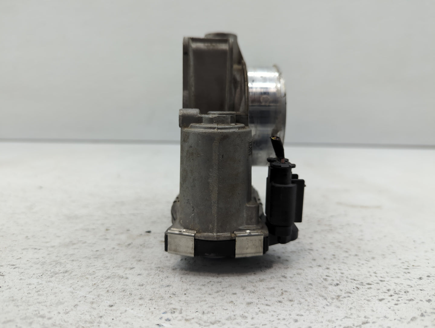 2017-2020 Buick Envision Throttle Body P/N:12670839AA 12627217DA, 12669073DA Fits Fits 2013 2014 2015 2017 2018 2019 2020 OE