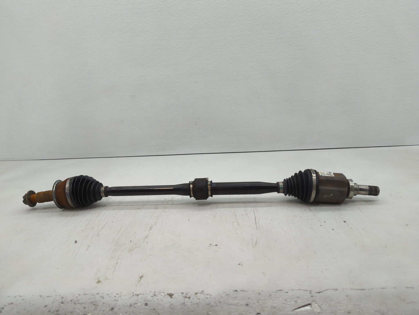 2017-2018 Buick Envision Axle Shaft Front Passenger Cv C/v - Oemusedautoparts1.com