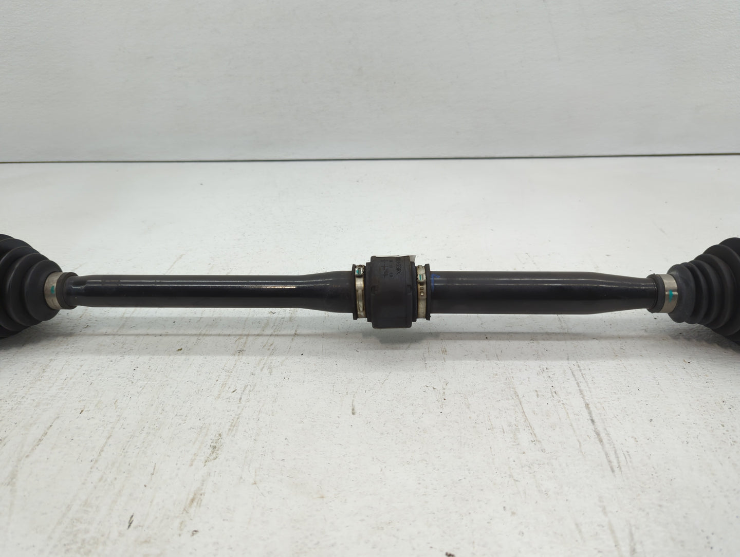 2017-2018 Buick Envision Axle Shaft Front Passenger Cv C/v - Oemusedautoparts1.com