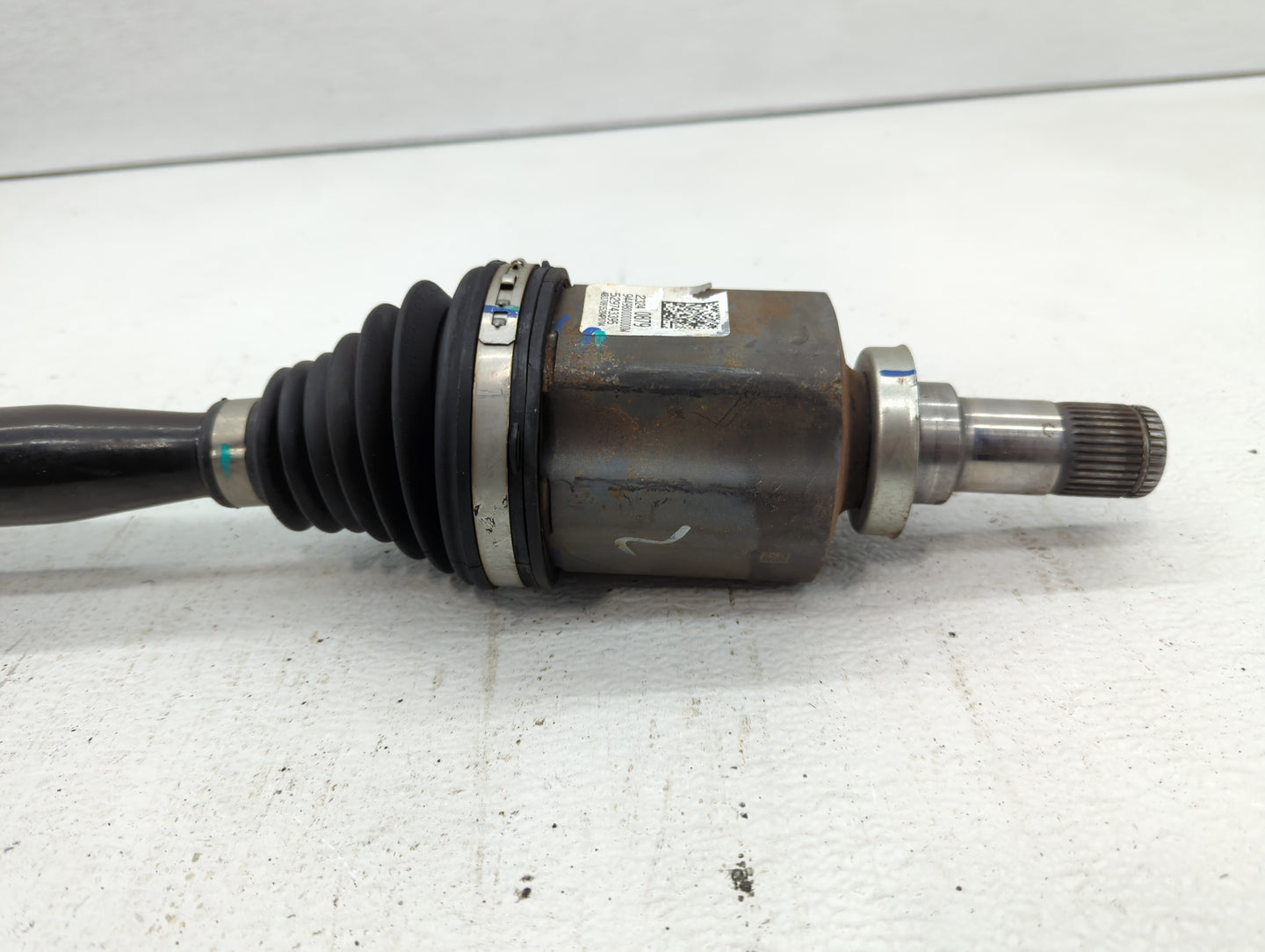 2017-2018 Buick Envision Axle Shaft Front Passenger Cv C/v - Oemusedautoparts1.com