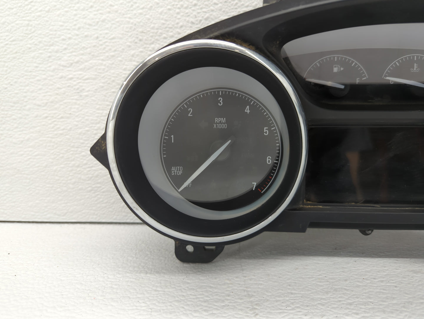 2017-2018 Buick Envision Instrument Cluster Speedometer Gauges P/N:84165671 Fits Fits 2017 2018 OEM Used Auto Parts - Oemuse