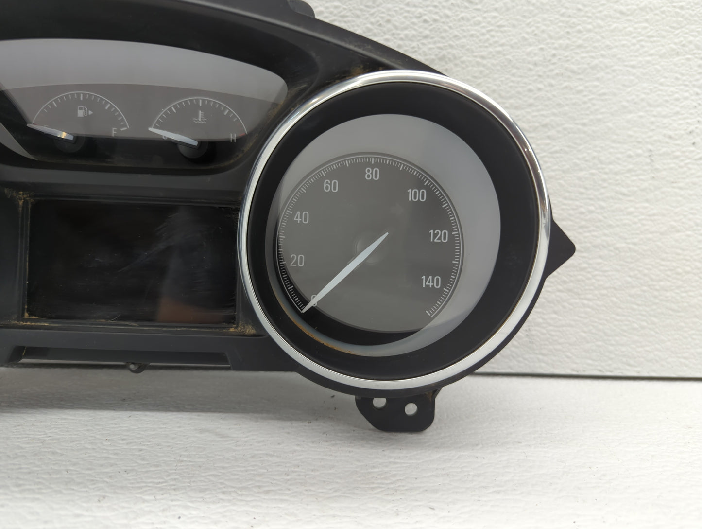 2017-2018 Buick Envision Instrument Cluster Speedometer Gauges P/N:84165671 Fits Fits 2017 2018 OEM Used Auto Parts - Oemuse