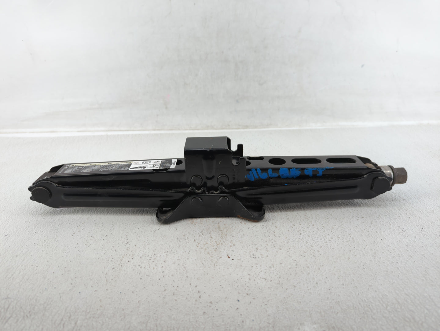 2017 Buick Envision Spare Scissor Car Jack - Oemusedautoparts1.com