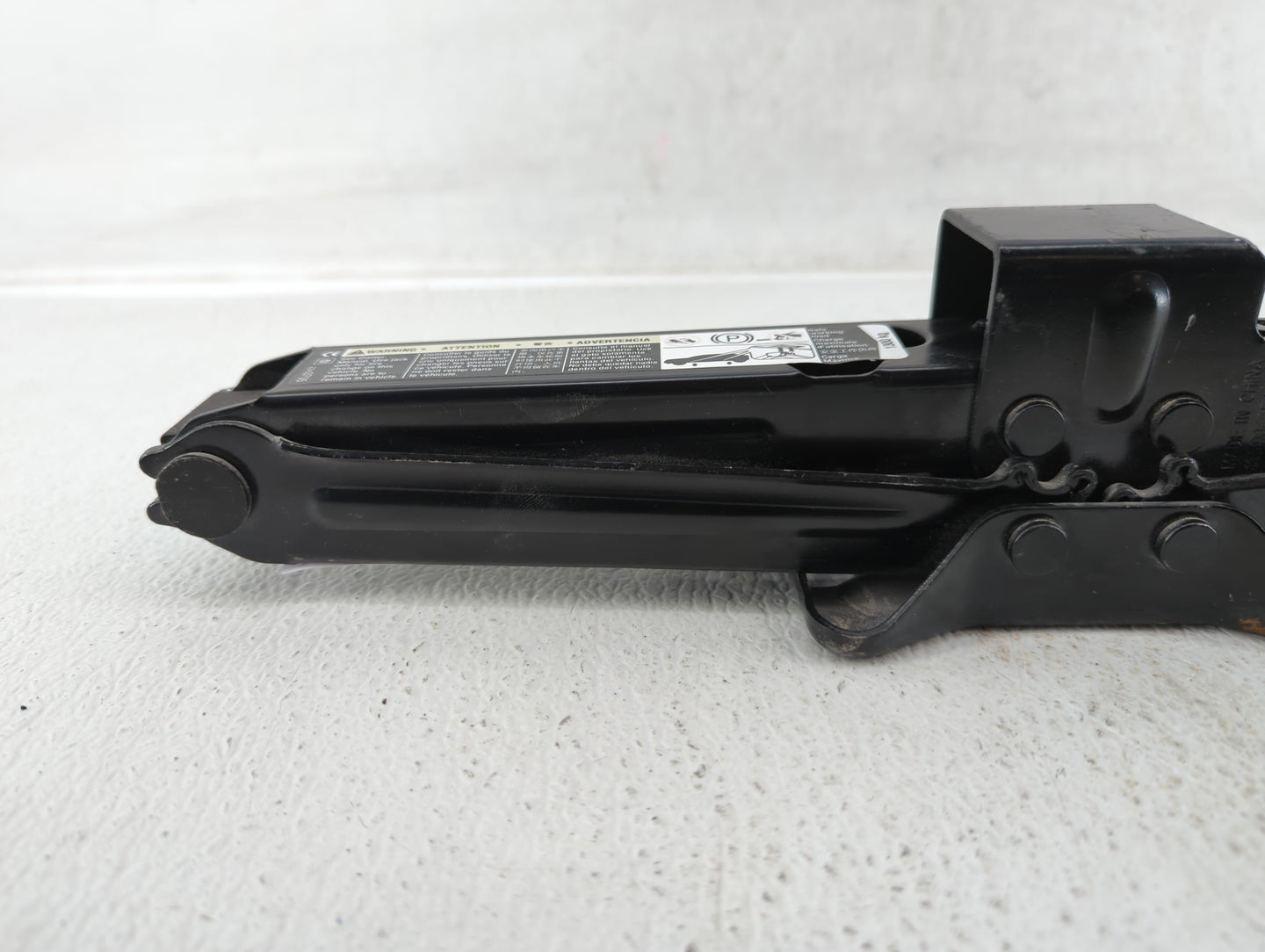 2017 Buick Envision Spare Scissor Car Jack - Oemusedautoparts1.com