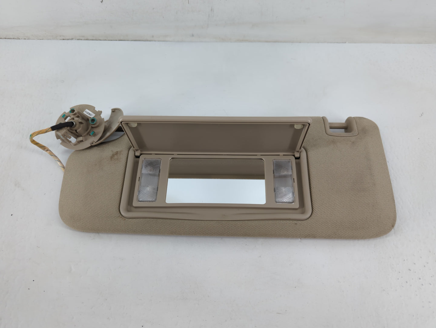 2016-2020 Buick Envision Sun Visor Shade Replacement Driver Left Mirror Fits Fits 2016 2017 2018 2019 2020 OEM Used Auto Par