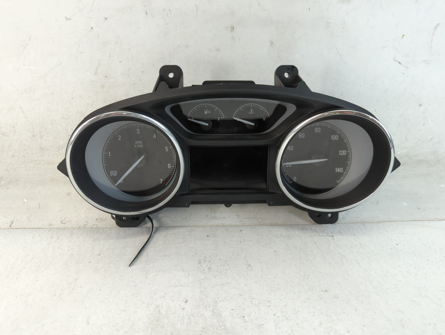 2017-2018 Buick Envision Instrument Cluster Speedometer Gauges P/N:84165671 Fits Fits 2017 2018 OEM Used Auto Parts - Oemuse