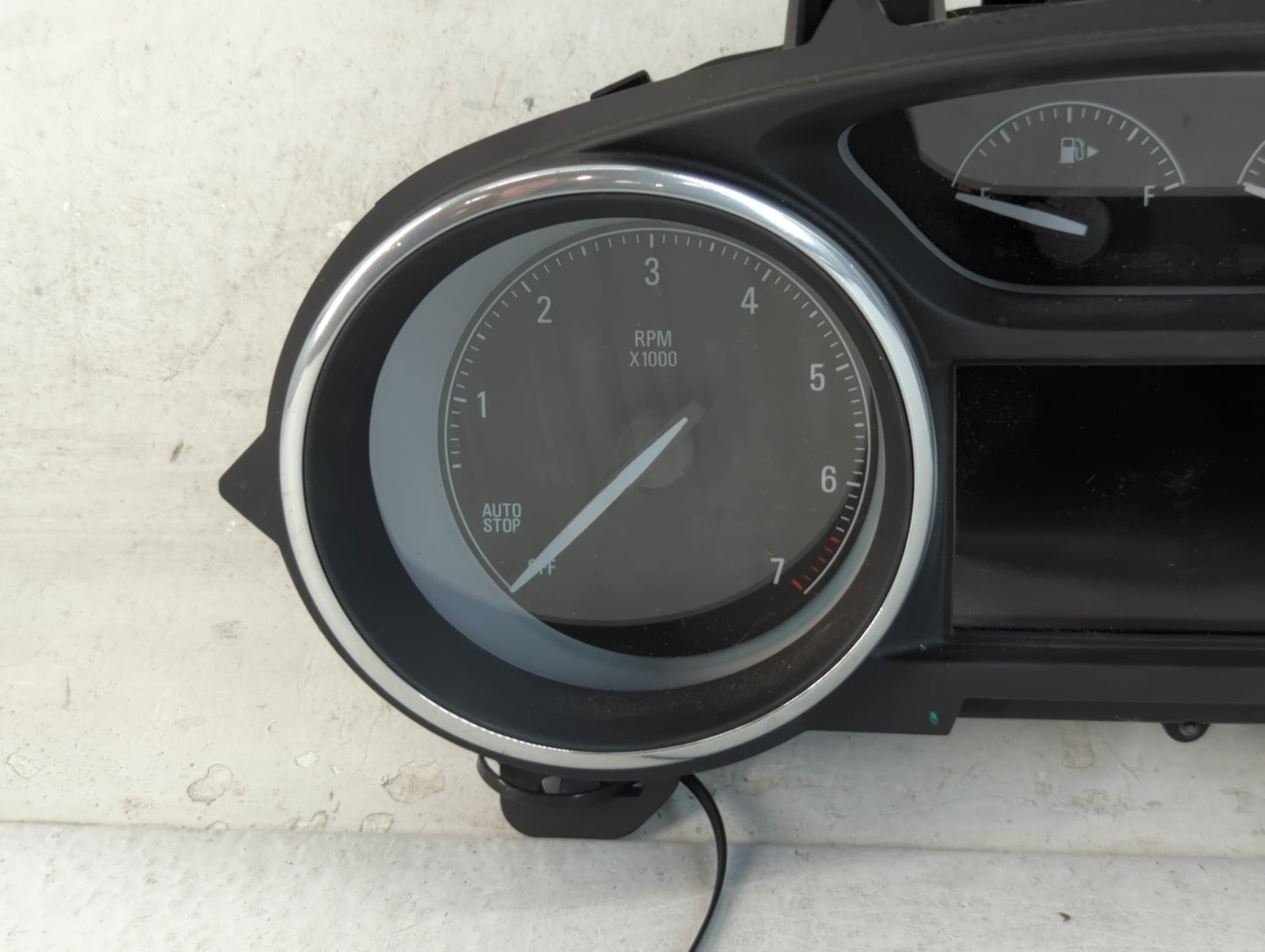 2017-2018 Buick Envision Instrument Cluster Speedometer Gauges P/N:84165671 Fits Fits 2017 2018 OEM Used Auto Parts - Oemuse