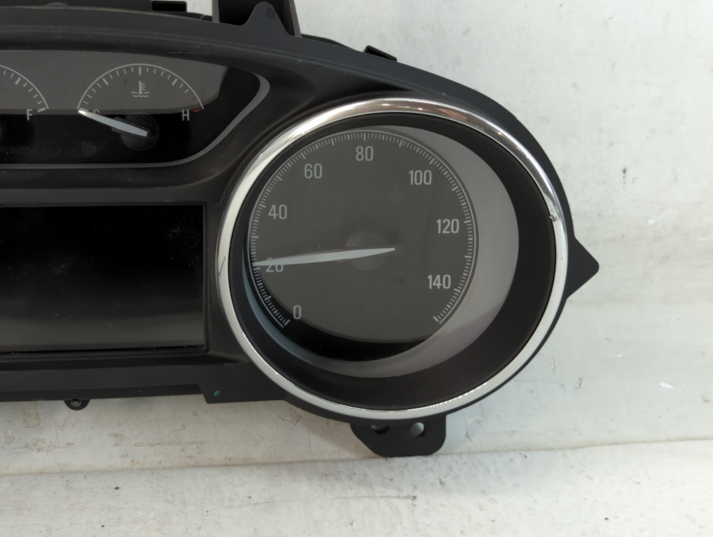 2017-2018 Buick Envision Instrument Cluster Speedometer Gauges P/N:84165671 Fits Fits 2017 2018 OEM Used Auto Parts - Oemuse