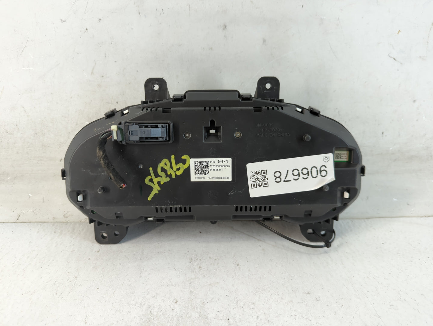 2017-2018 Buick Envision Instrument Cluster Speedometer Gauges P/N:84165671 Fits Fits 2017 2018 OEM Used Auto Parts - Oemuse