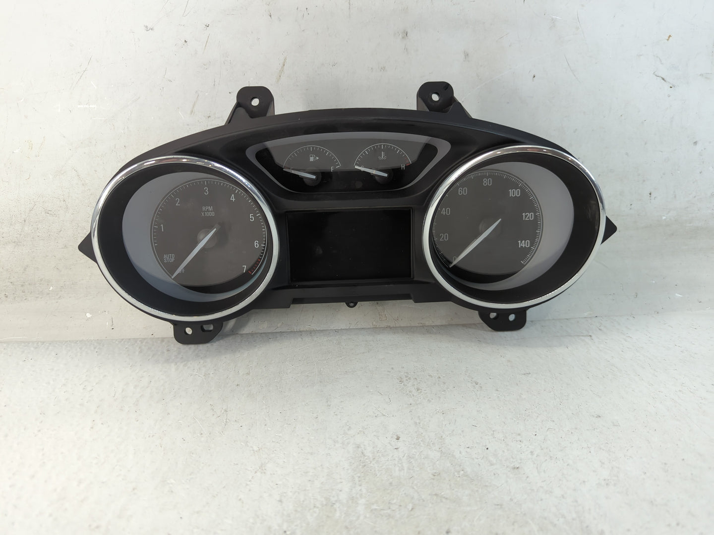 2017-2018 Buick Envision Instrument Cluster Speedometer Gauges P/N:84165671 Fits Fits 2017 2018 OEM Used Auto Parts - Oemuse