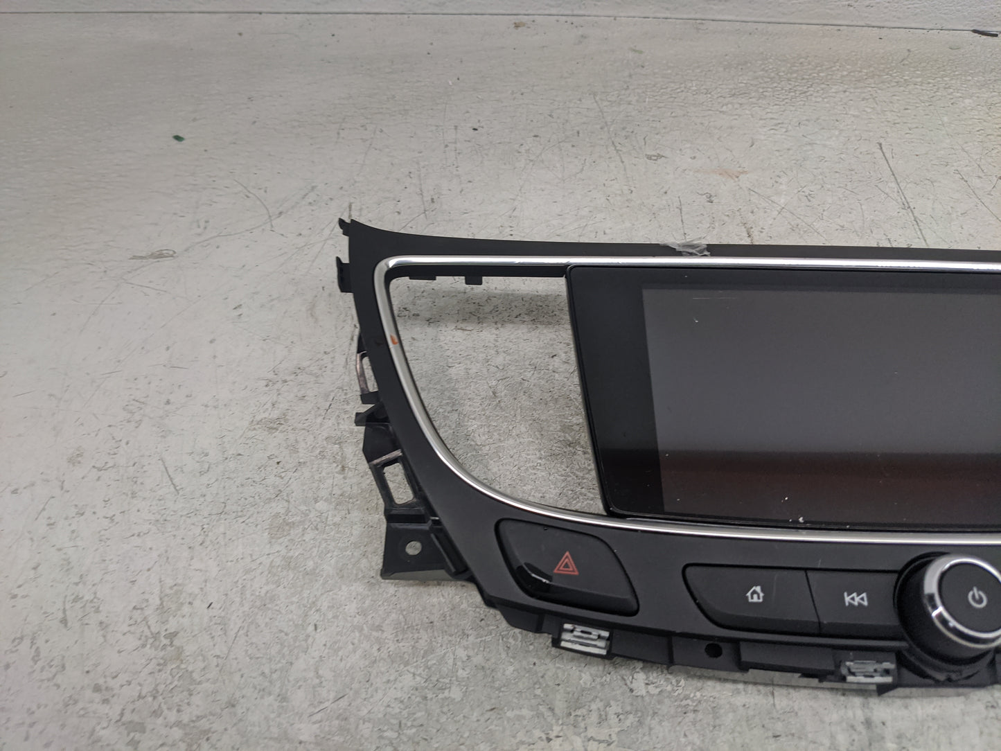 2017-2017 Buick Lacrosse Radio Control Panel - Oemusedautoparts1.com