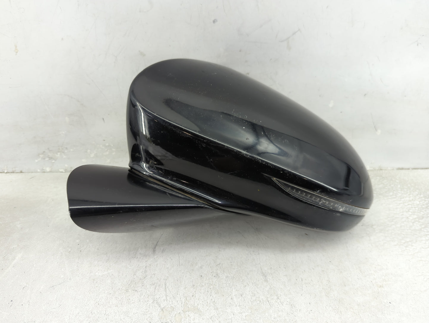 2017-2019 Buick Lacrosse Driver Side View Mirror - Left Door Mirror OEM Used - Oemusedautoparts1.com