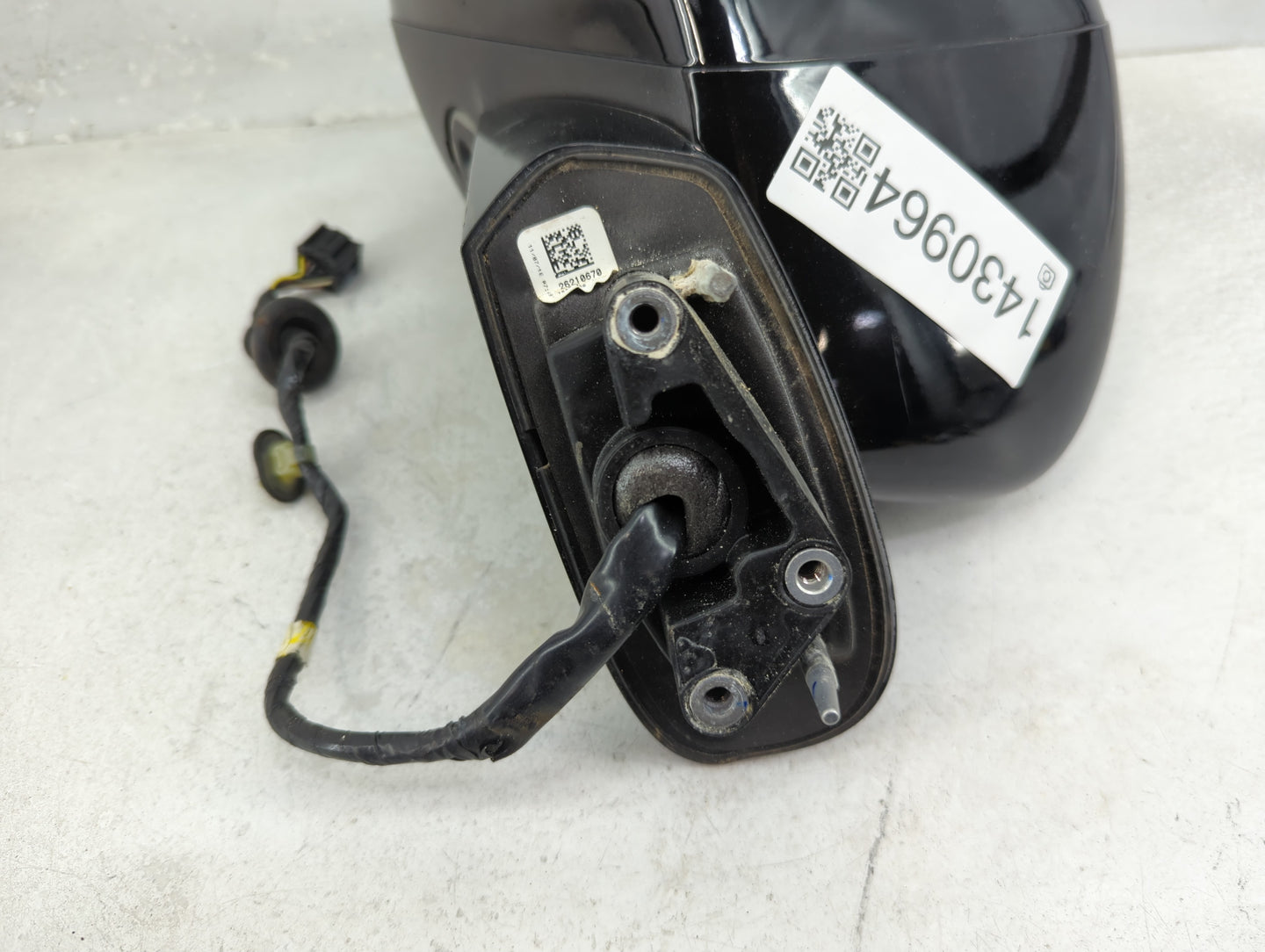 2017-2019 Buick Lacrosse Driver Side View Mirror - Left Door Mirror OEM Used - Oemusedautoparts1.com
