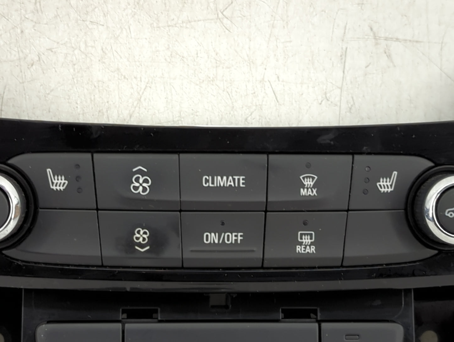 2017 Buick Lacrosse Climate Control Module Temperature AC/Heater Replacement P/N:84138221 Fits OEM Used Auto Parts - Oemused