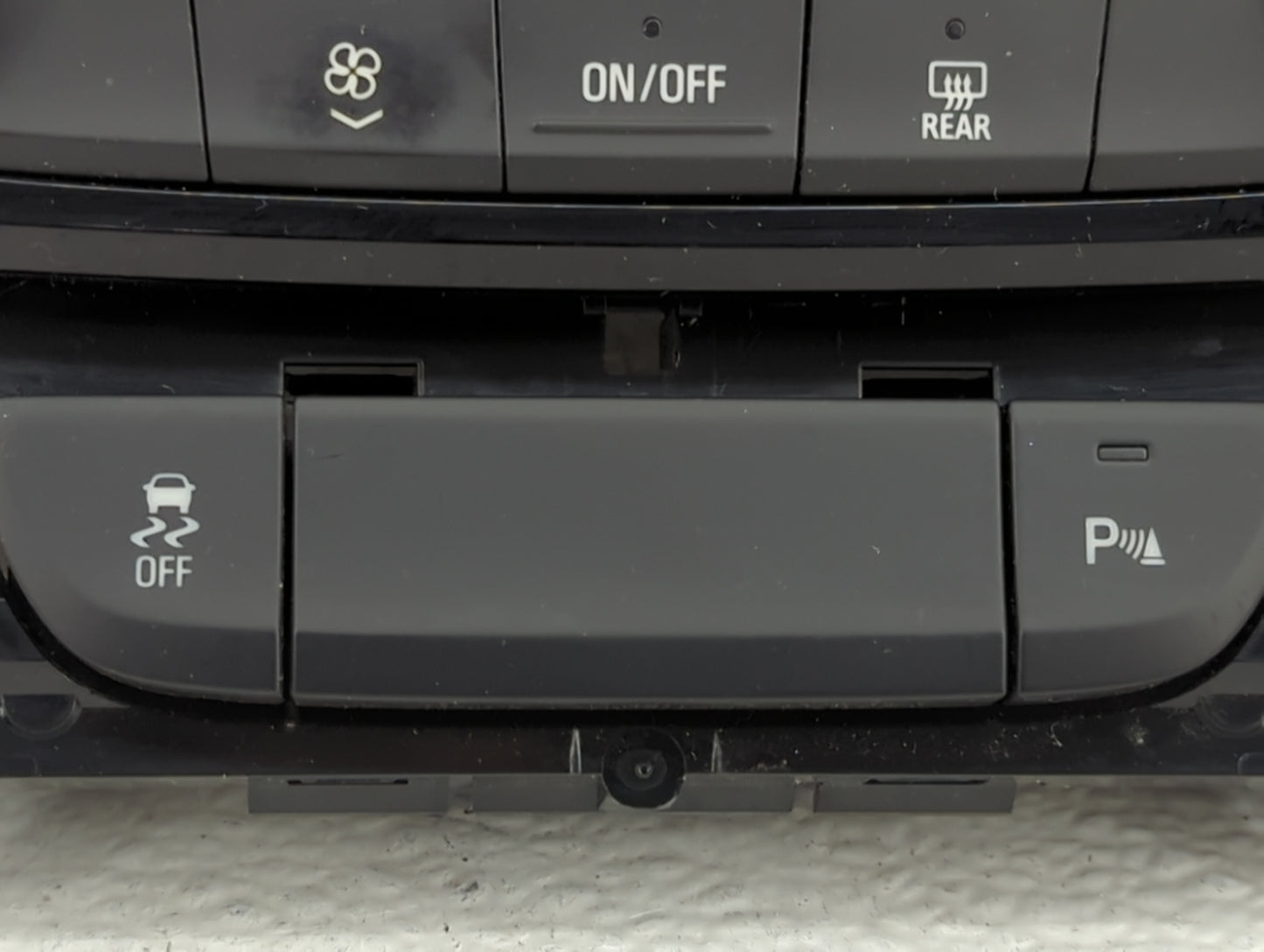 2017 Buick Lacrosse Climate Control Module Temperature AC/Heater Replacement P/N:84138221 Fits OEM Used Auto Parts - Oemused