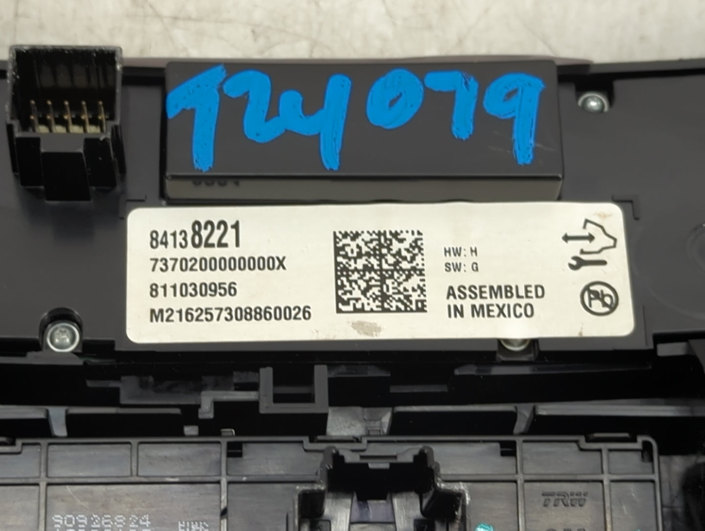 2017 Buick Lacrosse Climate Control Module Temperature AC/Heater Replacement P/N:84138221 Fits OEM Used Auto Parts - Oemused