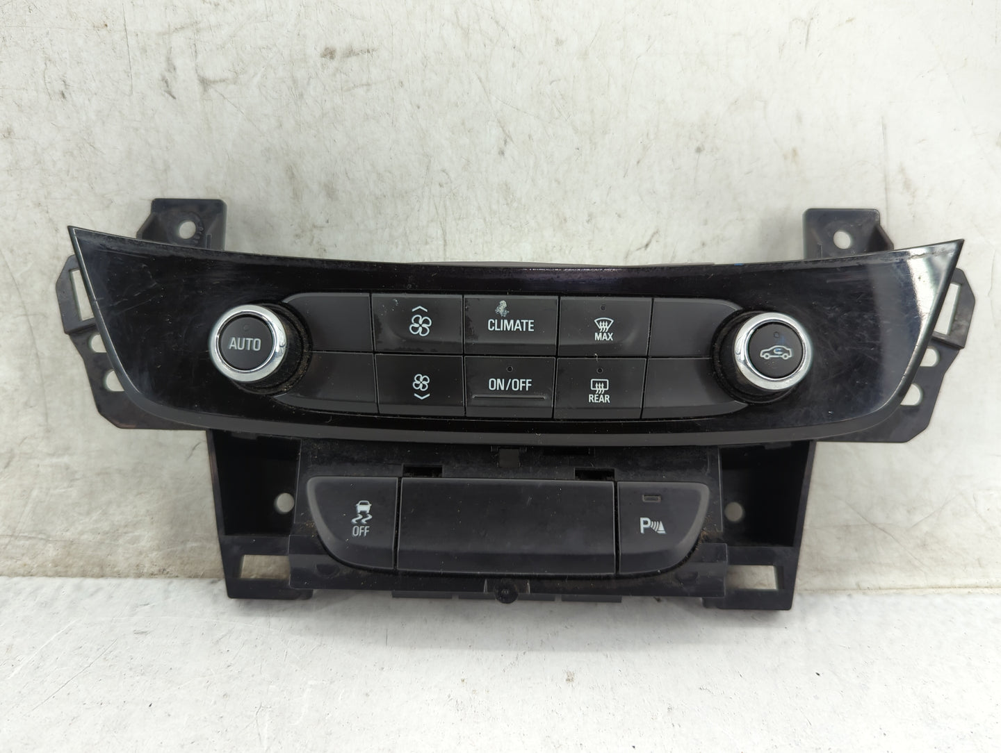 2017 Buick Lacrosse Climate Control Module Temperature AC/Heater Replacement P/N:84138219 7370200000000X, 811030956, 9092682
