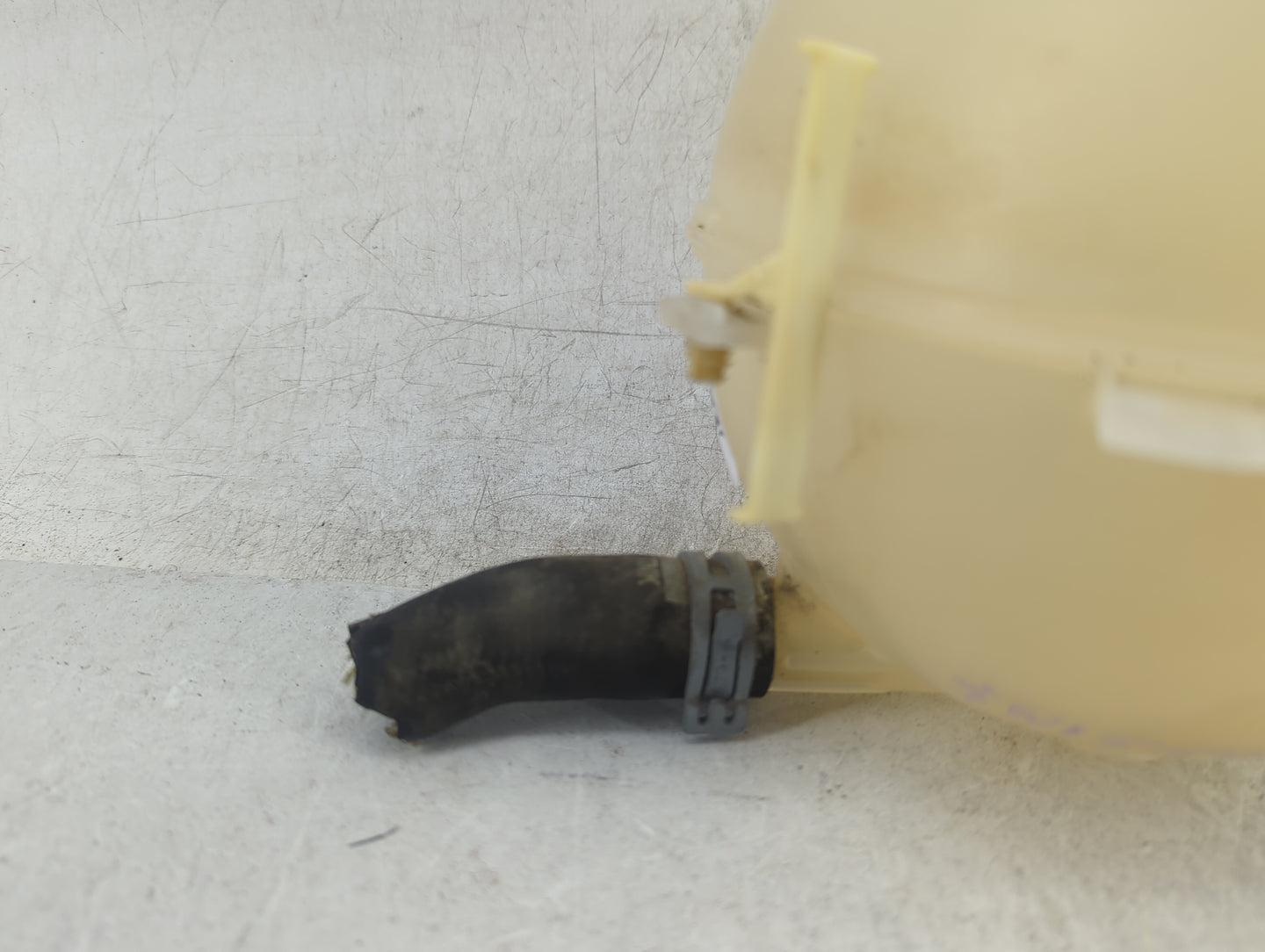 2017-2019 Buick Lacrosse Radiator Coolant Overflow Expansion Tank Bottle 1449057 - Oemusedautoparts1.com