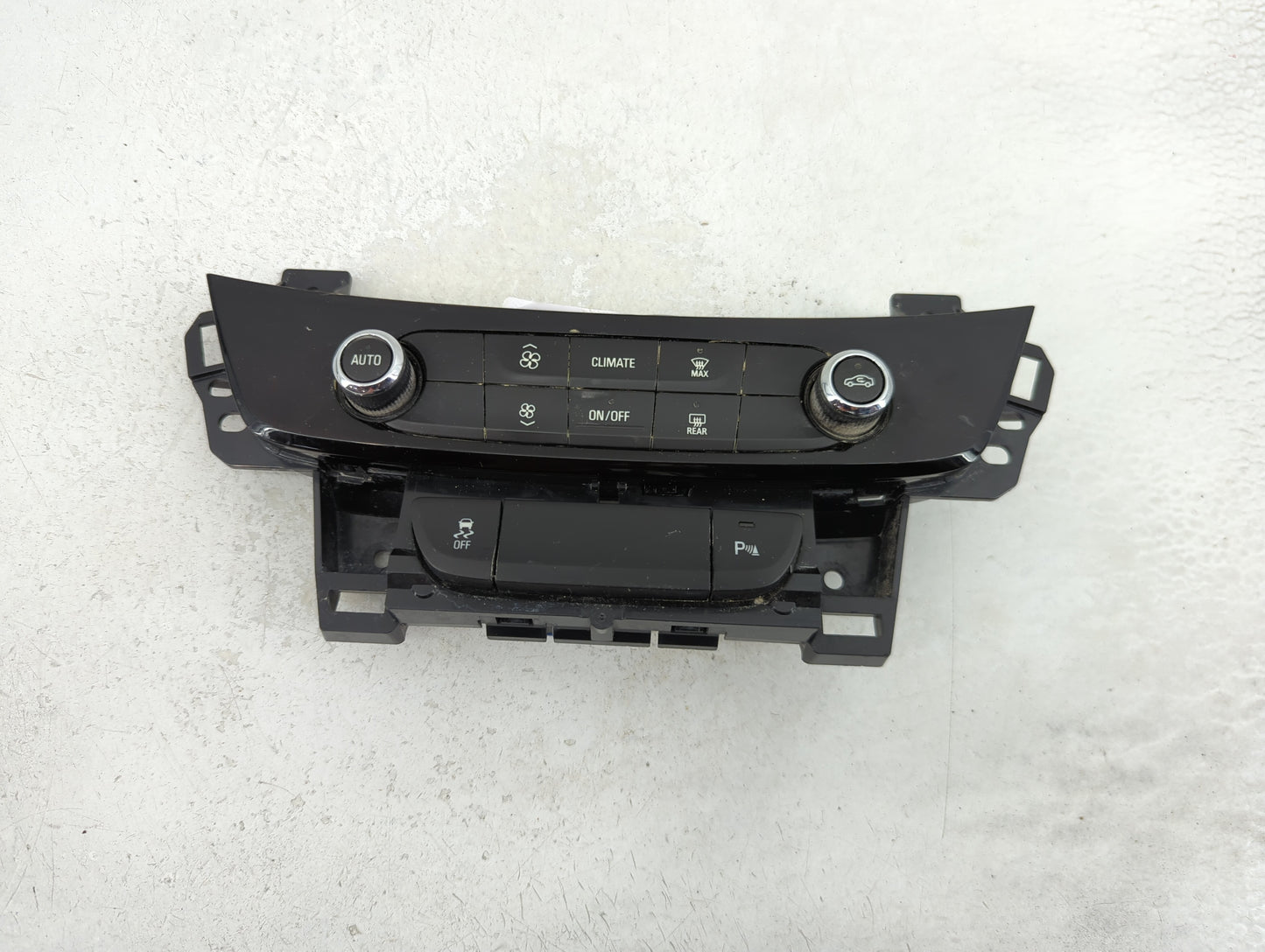 2017 Buick Lacrosse Climate Control Module Temperature AC/Heater Replacement P/N:84138219 Fits OEM Used Auto Parts - Oemused